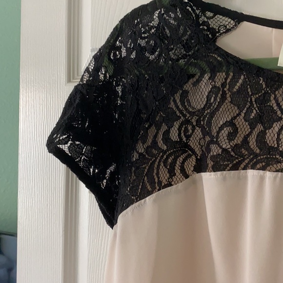 Maeve Lace Top - Picture 4 of 6